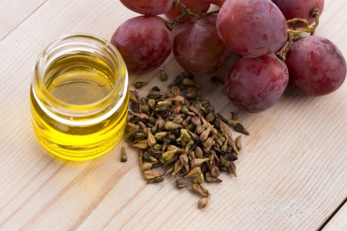 ol ya vinogradnih k stochok dlya volossya osoblivost zastosuvannya recepti masok dlya r znih tip v v dguki 2 - Олія виноградних кісточок для волосся: особливості застосування, рецепти масок для різних типів, відгуки