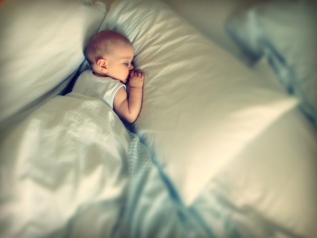 rezhim dnya 4 m syachno ditini sk l ki v n povinen spati spati rezhim goduvannya ta nsh pitannya foto 5 - Режим дня 4 місячної дитини: скільки він повинен спати і спати, режим годування та інші питання + фото
