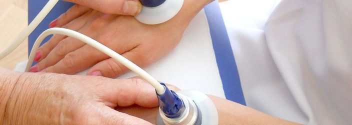 Дісгідротіческая екзема кистей і пальців рук, а також ніг: лікування, причини, дієта, симптоми з фото